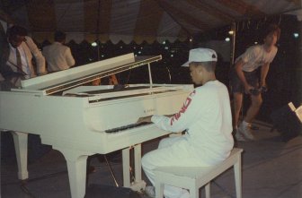 166537_473679018478_6885355_n